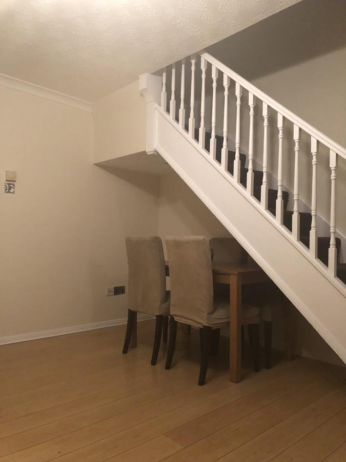Waltham Abbey Private Property ภายนอก รูปภาพ